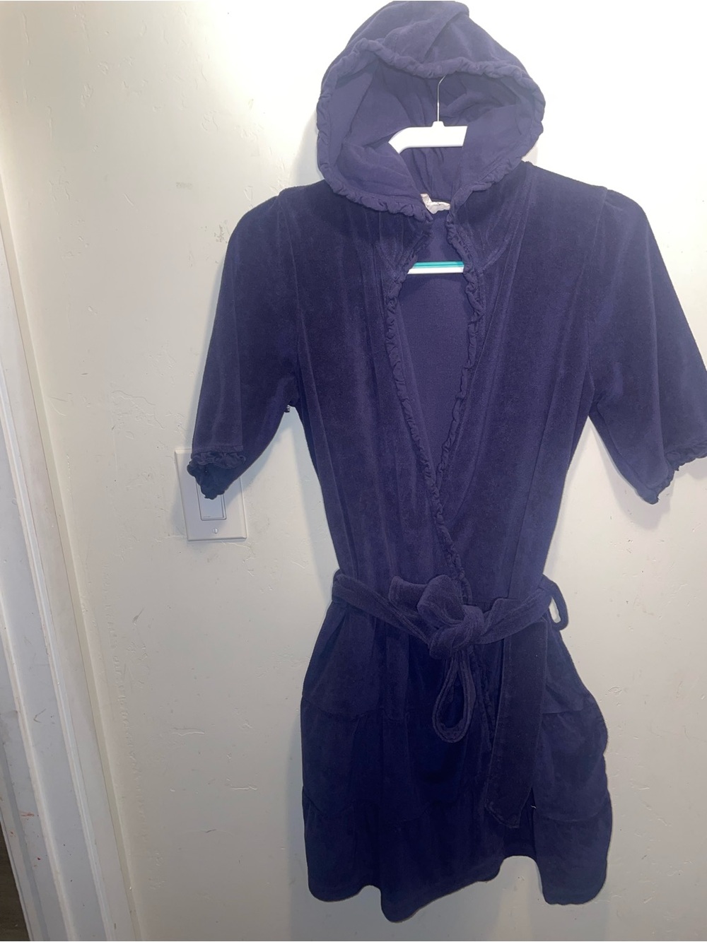 Charlotte Russe Plush Hooded Short Sleeve Lounge Robe in Navy